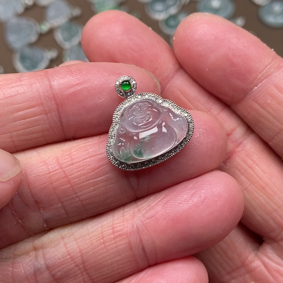 翡翠颈饰18K金镶嵌佛公