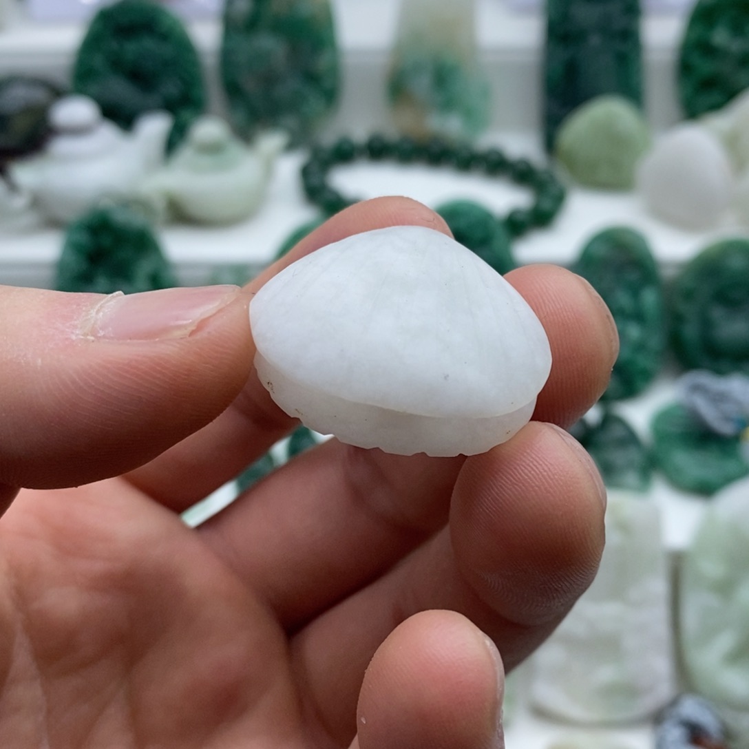 独山玉颈饰未镶嵌