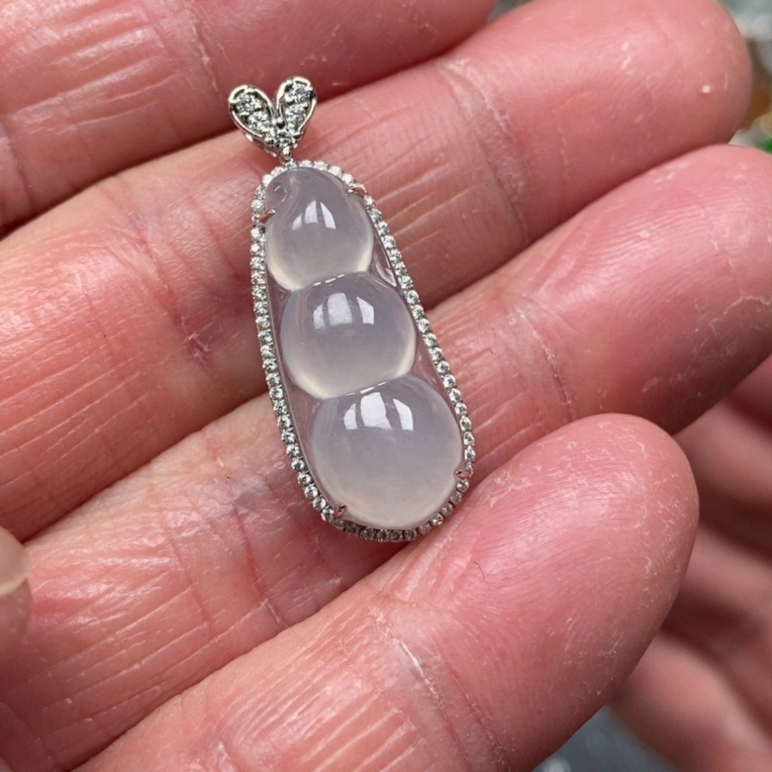 翡翠颈饰18K金镶嵌豆子