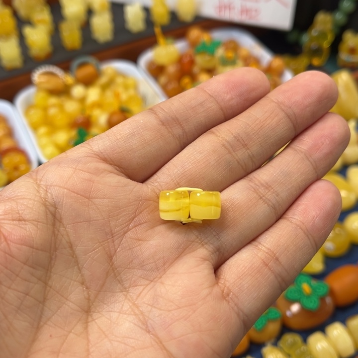 琥珀未镶嵌裸石卡8加桶珠