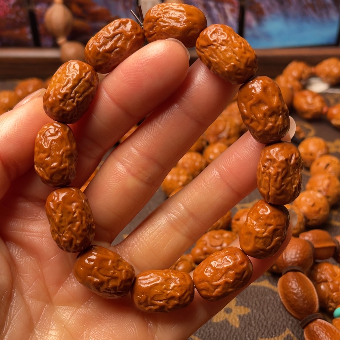 手串橄榄核1.3左右大枣