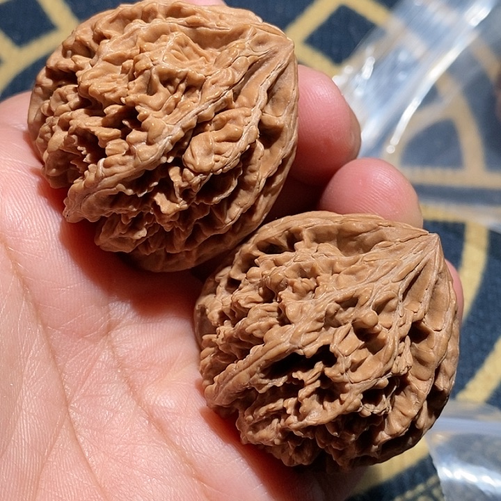 【闪购商品】文玩核桃吊坠爆**人圣火令