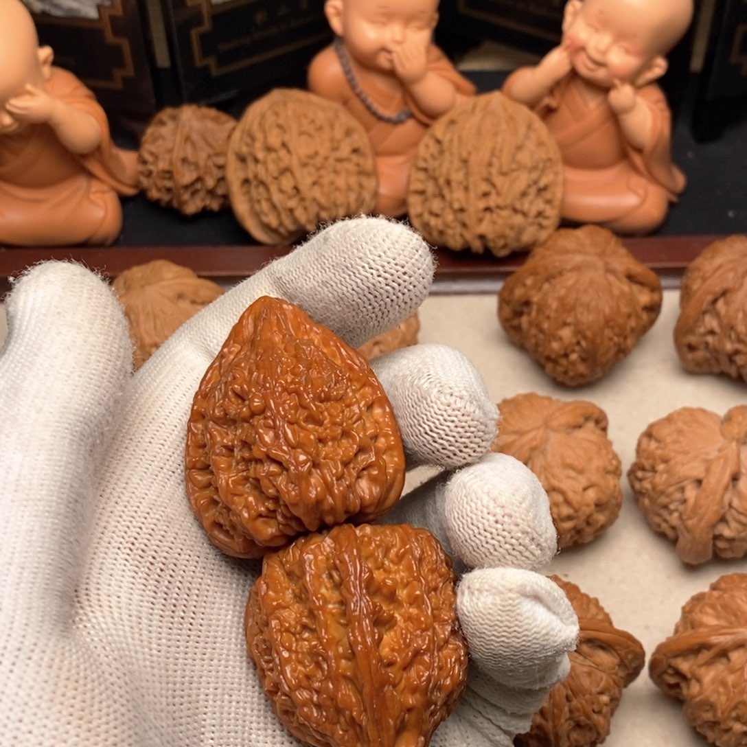 文玩核桃吊坠?***n核桃