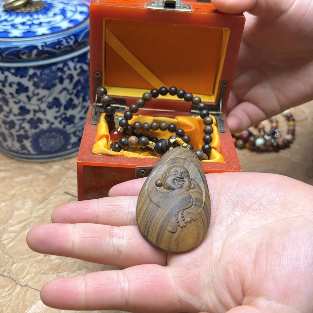 大叶紫檀（黑酸枝木类）