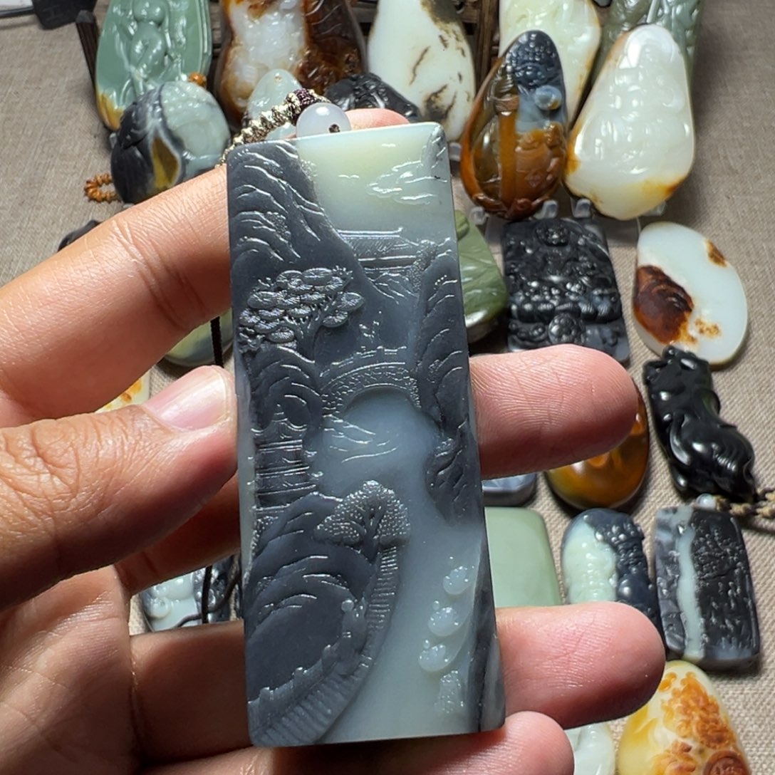 和田玉挂件未镶嵌山水