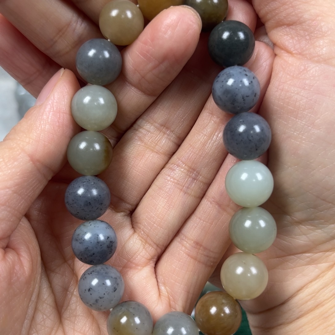 和田玉手链未镶嵌卡12圆珠