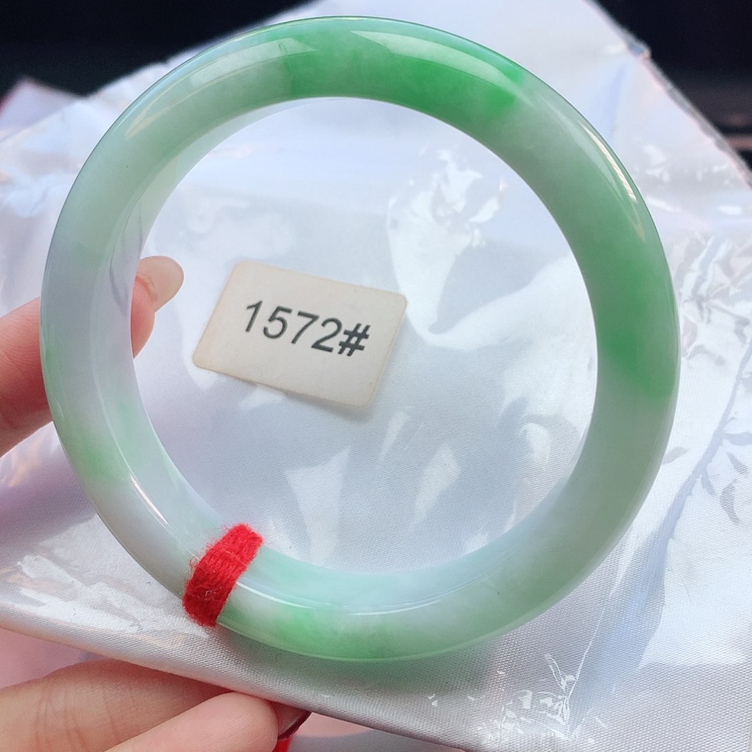 翡翠手镯未镶嵌62圈口881572