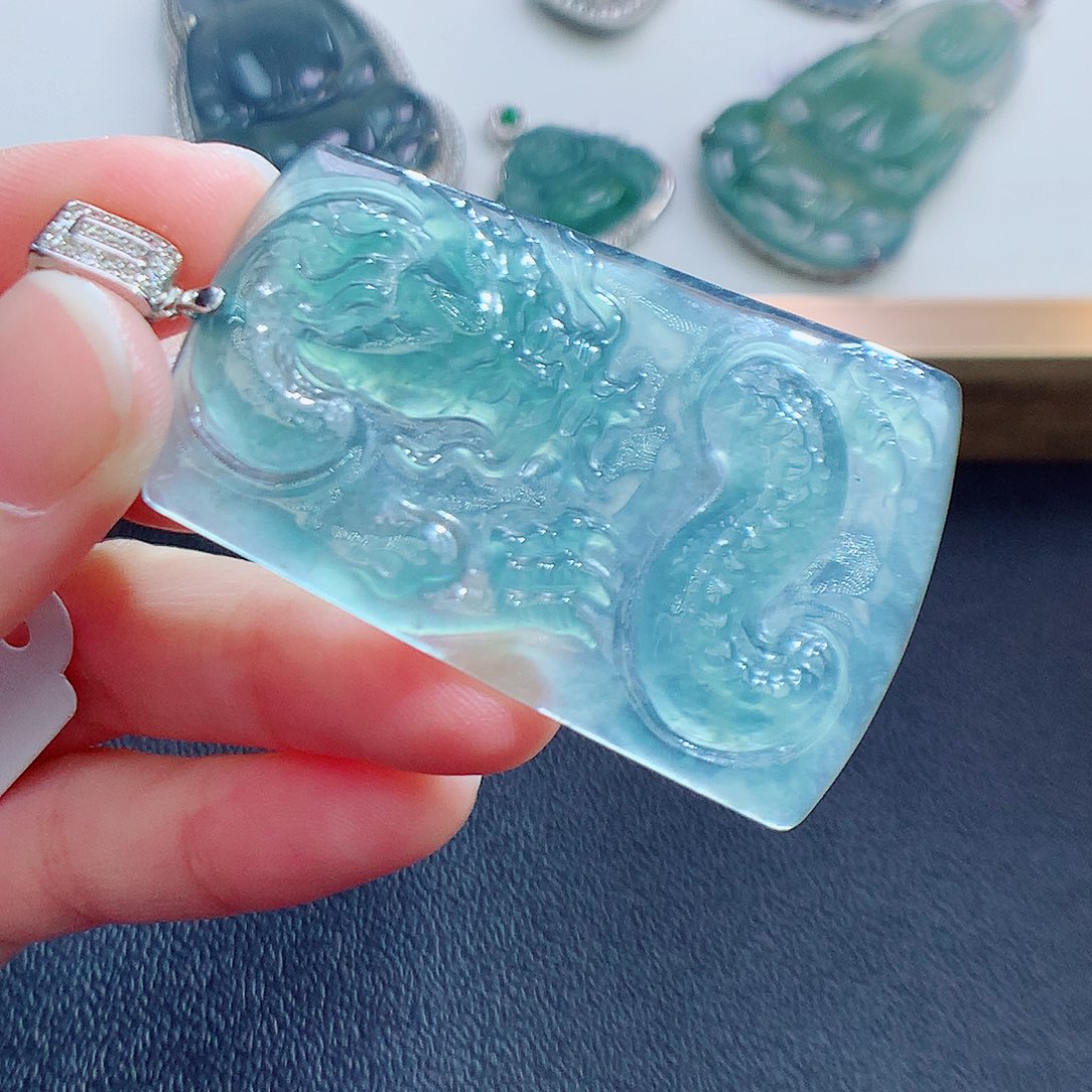 翡翠颈饰未镶嵌翡翠