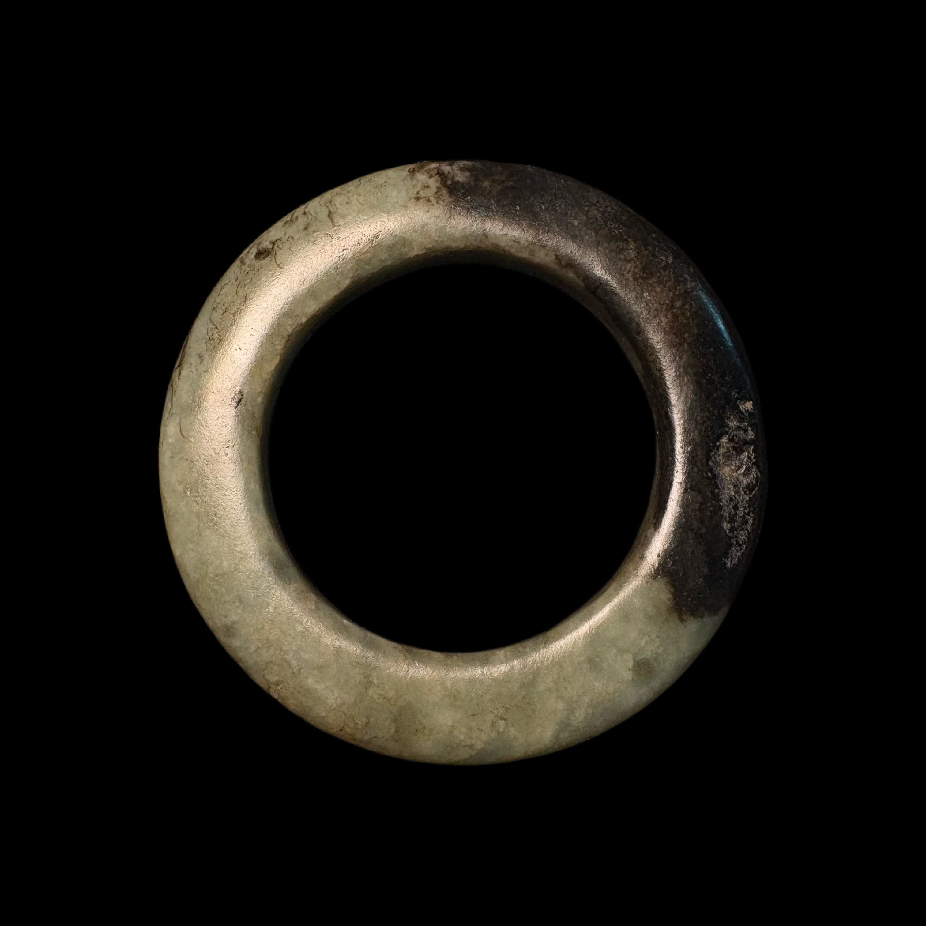 和田玉玉圈皮壳老化砂痕明显自然黑沁