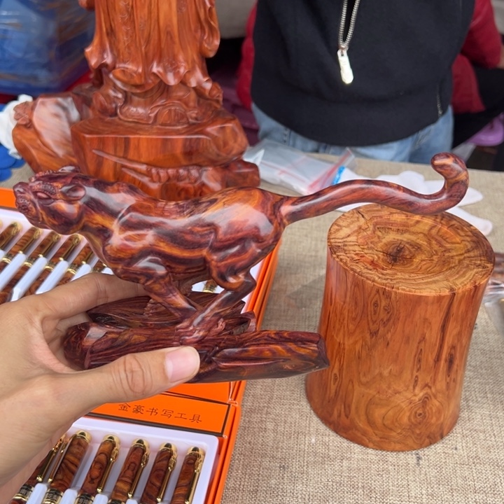 黄花梨/降香黄檀把件本****）摆件小玉