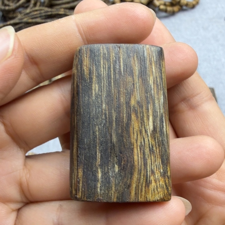 快***钓沉香香囊沉香牌子6.1克 雕刻文殊菩萨