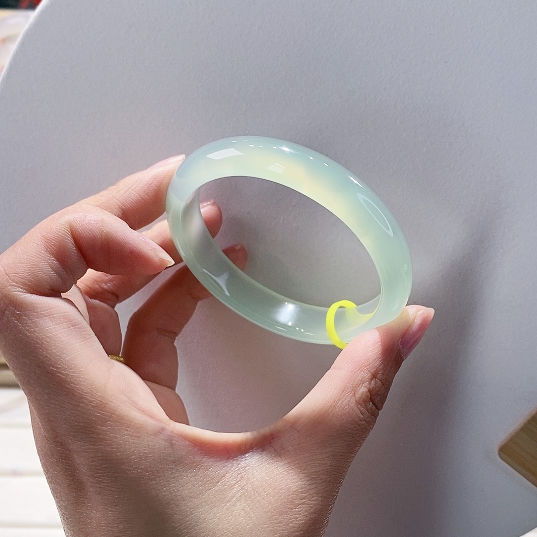 玛瑙/玉髓手镯未镶嵌55.0