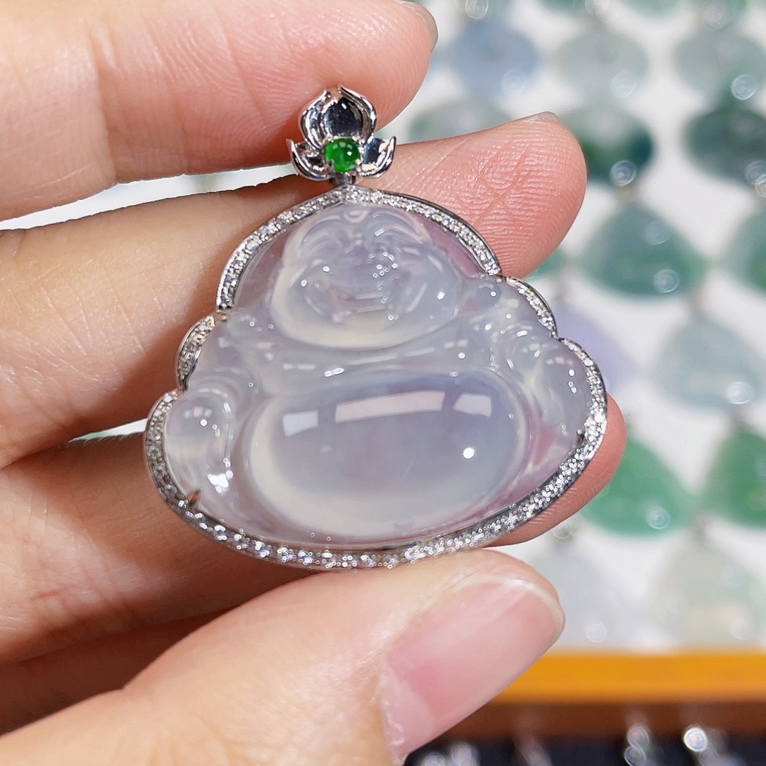 颈饰18K金镶嵌翡翠吊坠