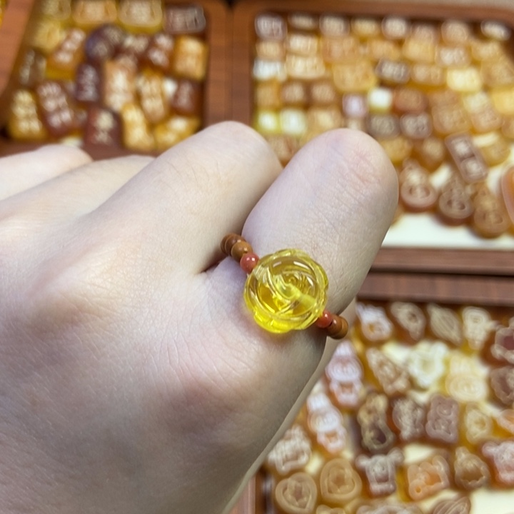 琥珀未镶嵌珠宝奇石玫瑰花戒指