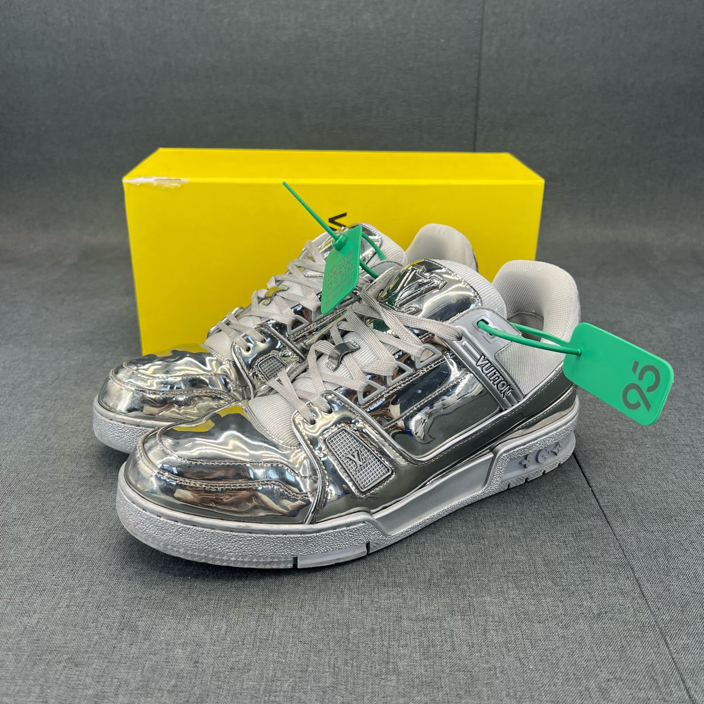 95新 LouisVuitton/路易威登 码数41 lv鞋 trainer 金属银原盒