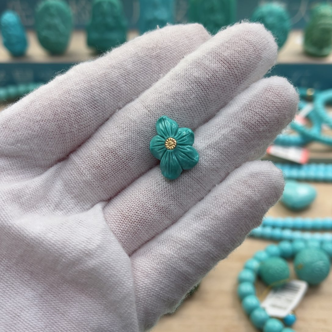 绿松石配饰未镶嵌