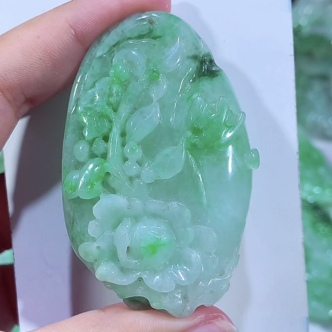 缅甸天然翡翠A货飘阳绿鸟语花香吊坠