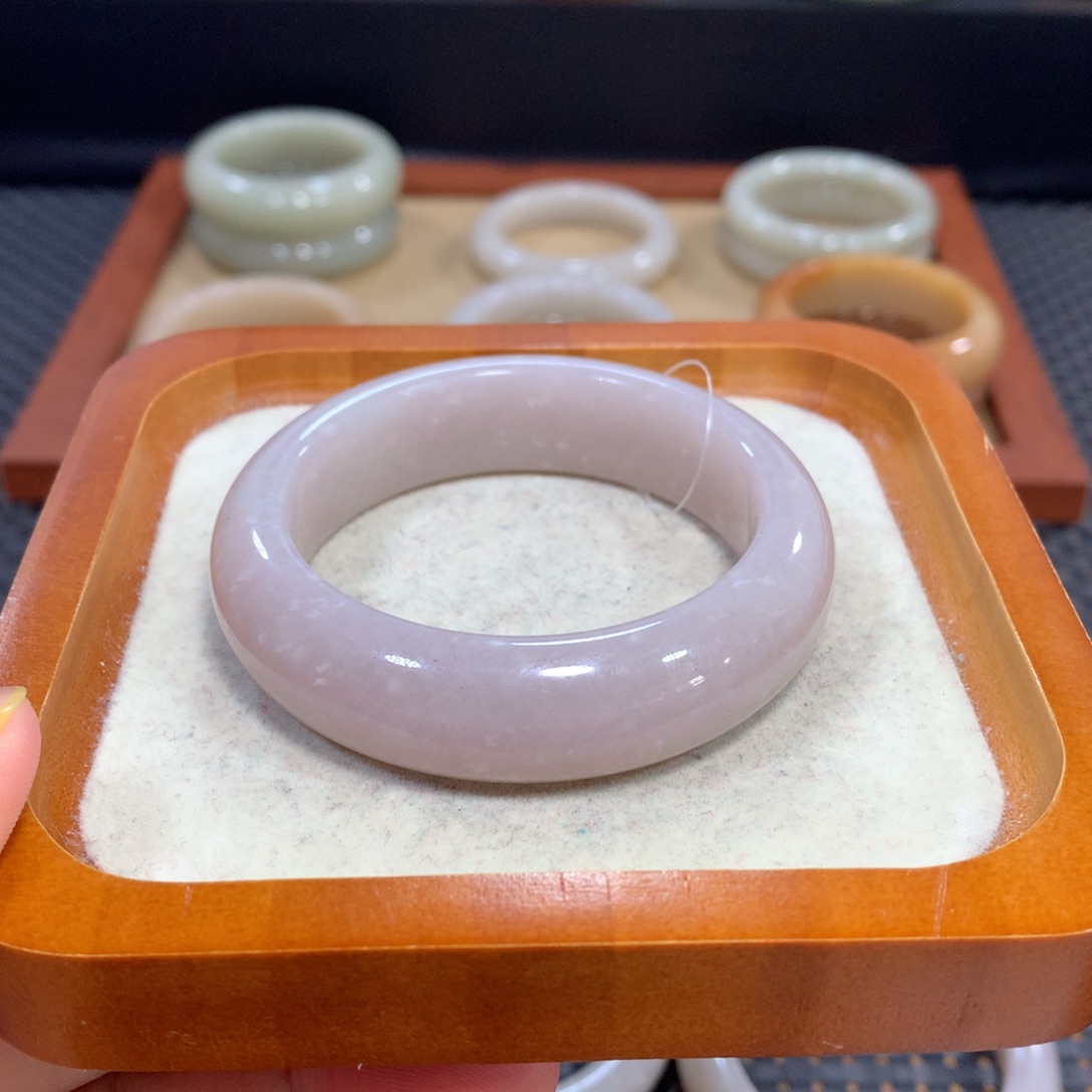 i***o石英质玉（佘太翠）未镶嵌手镯漏53.9紫玉