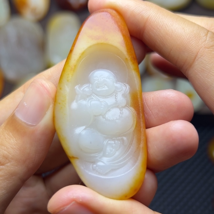 颈饰未镶嵌和田玉