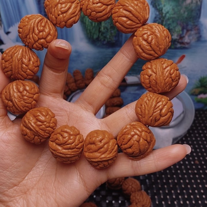 文玩核桃吊坠龙纹桃核