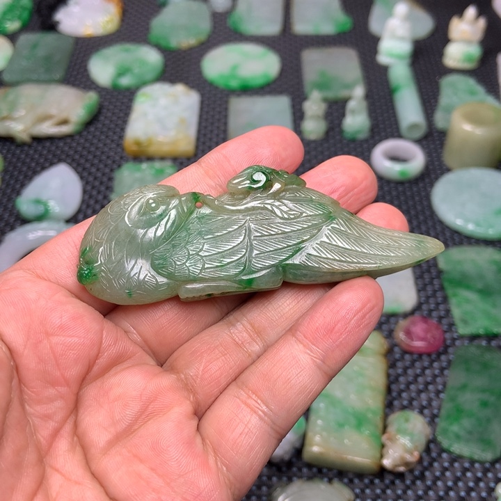 翡翠挂件未镶嵌禅**语