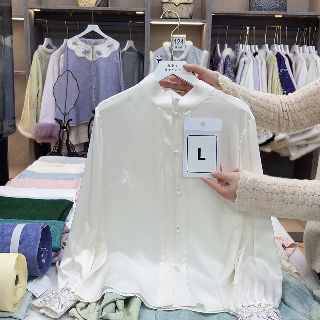 昌***姐非遗传承人的精神风貌和