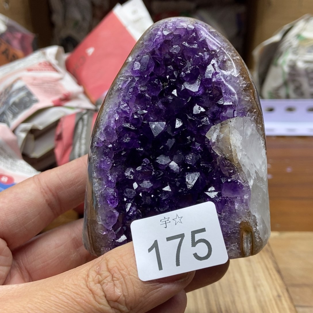 紫晶天然水晶摆件未镶嵌