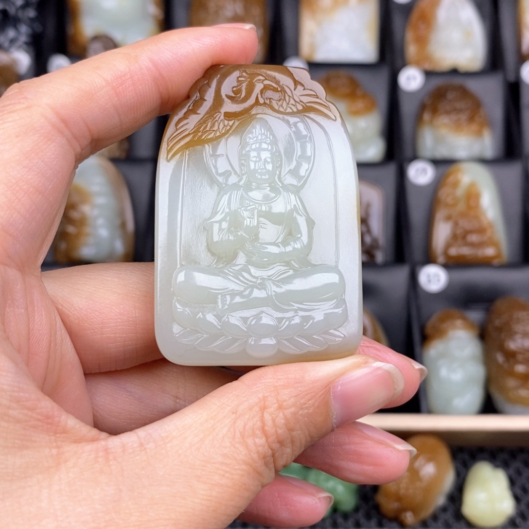 和田玉颈饰未镶嵌京*