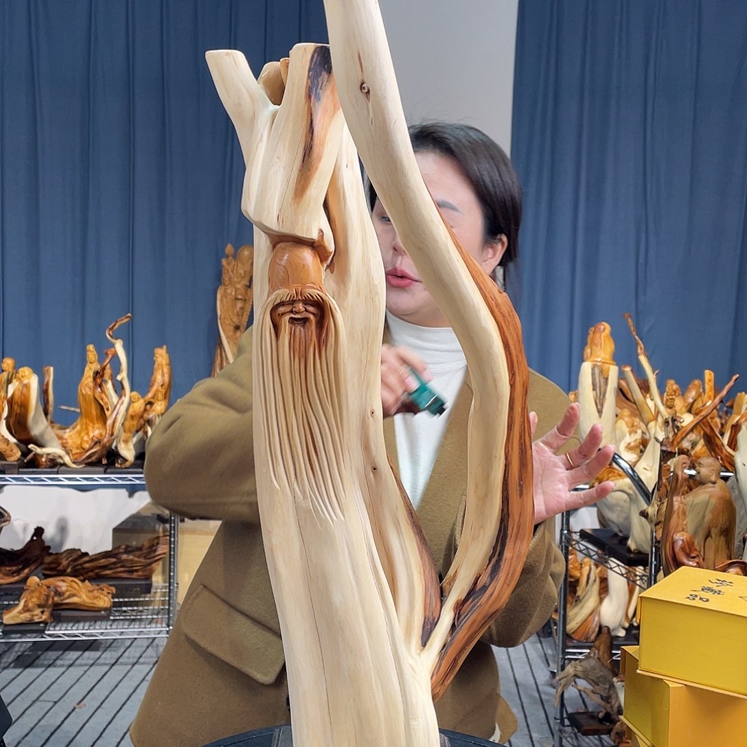 柏木（崖柏）随型艺术根雕