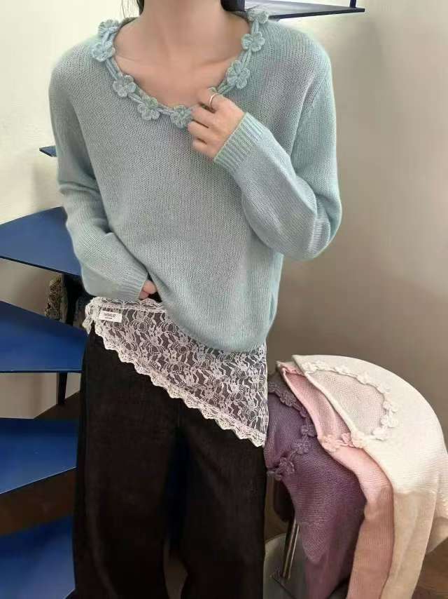 丝羊绒欧洲站2025针织衫长袖打底衫毛秋冬季新款女V领钉花宽松型