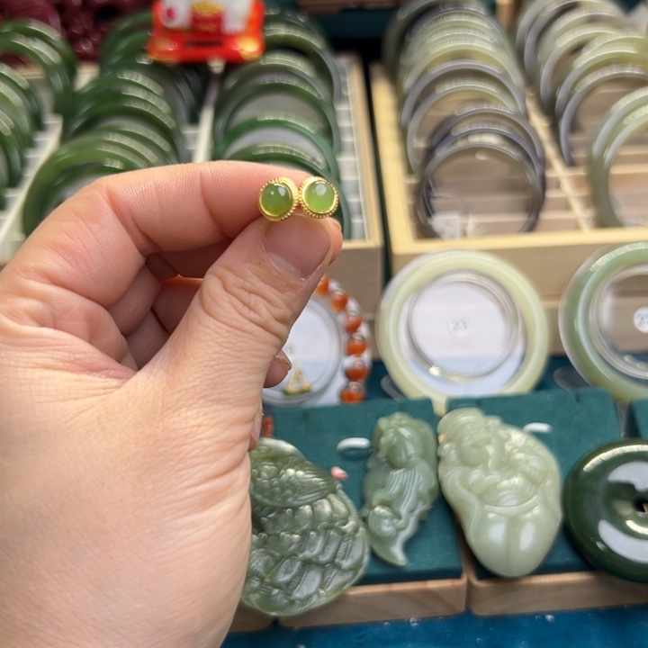 和田玉耳饰银S925镶嵌碧玉耳钉