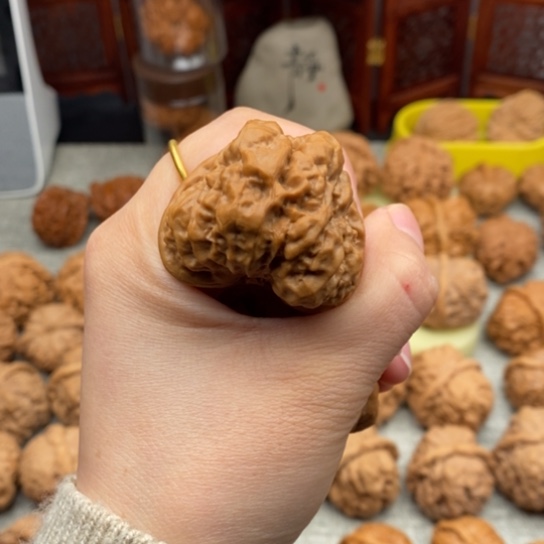 文玩核桃吊坠42大肚子蛤蟆头