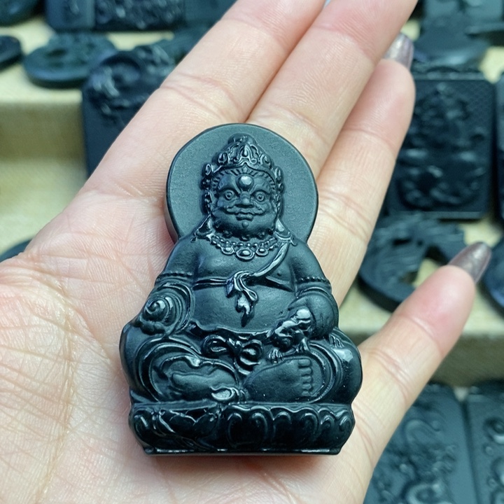 和田玉（青玉）颈饰未镶嵌双面雕刻