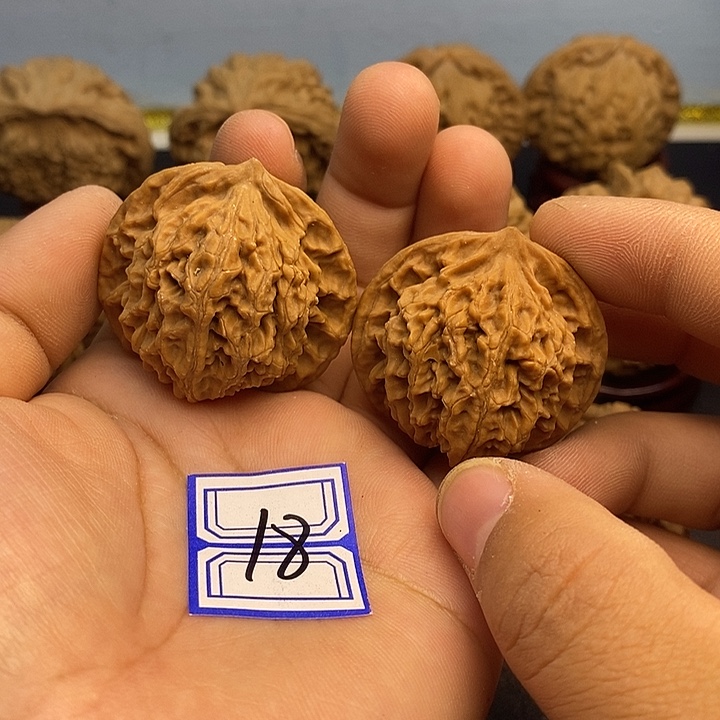 文玩核桃吊坠39盘龙纹