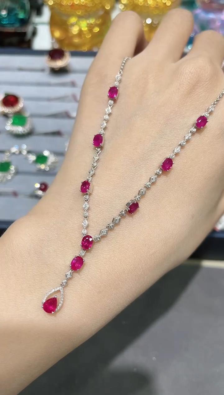 18K金镶嵌天然红宝石项链