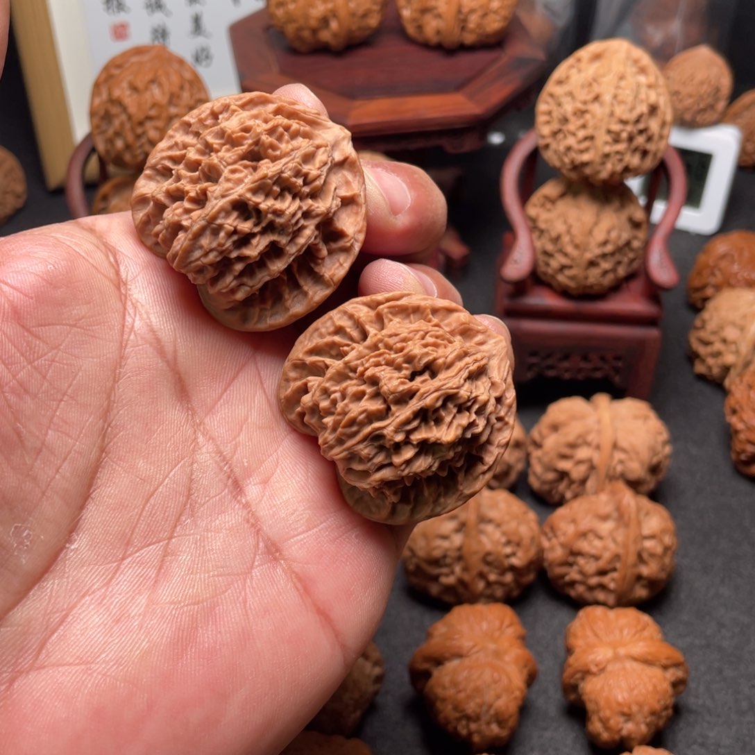 文玩核桃吊坠41盘龙纹