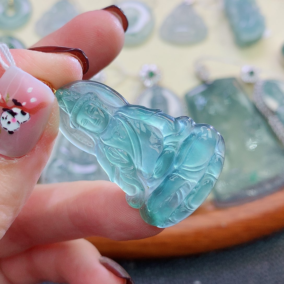 翡翠颈饰18K金镶嵌翡翠