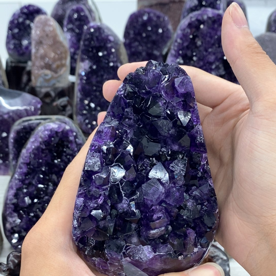 未镶嵌水晶大型摆件（非配饰）