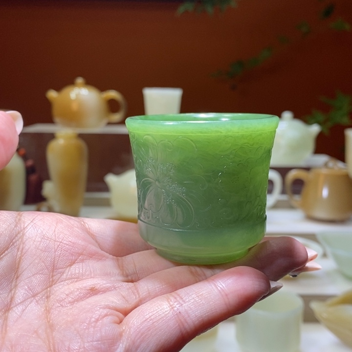 未镶嵌和田玉摆件碧玉百花杯