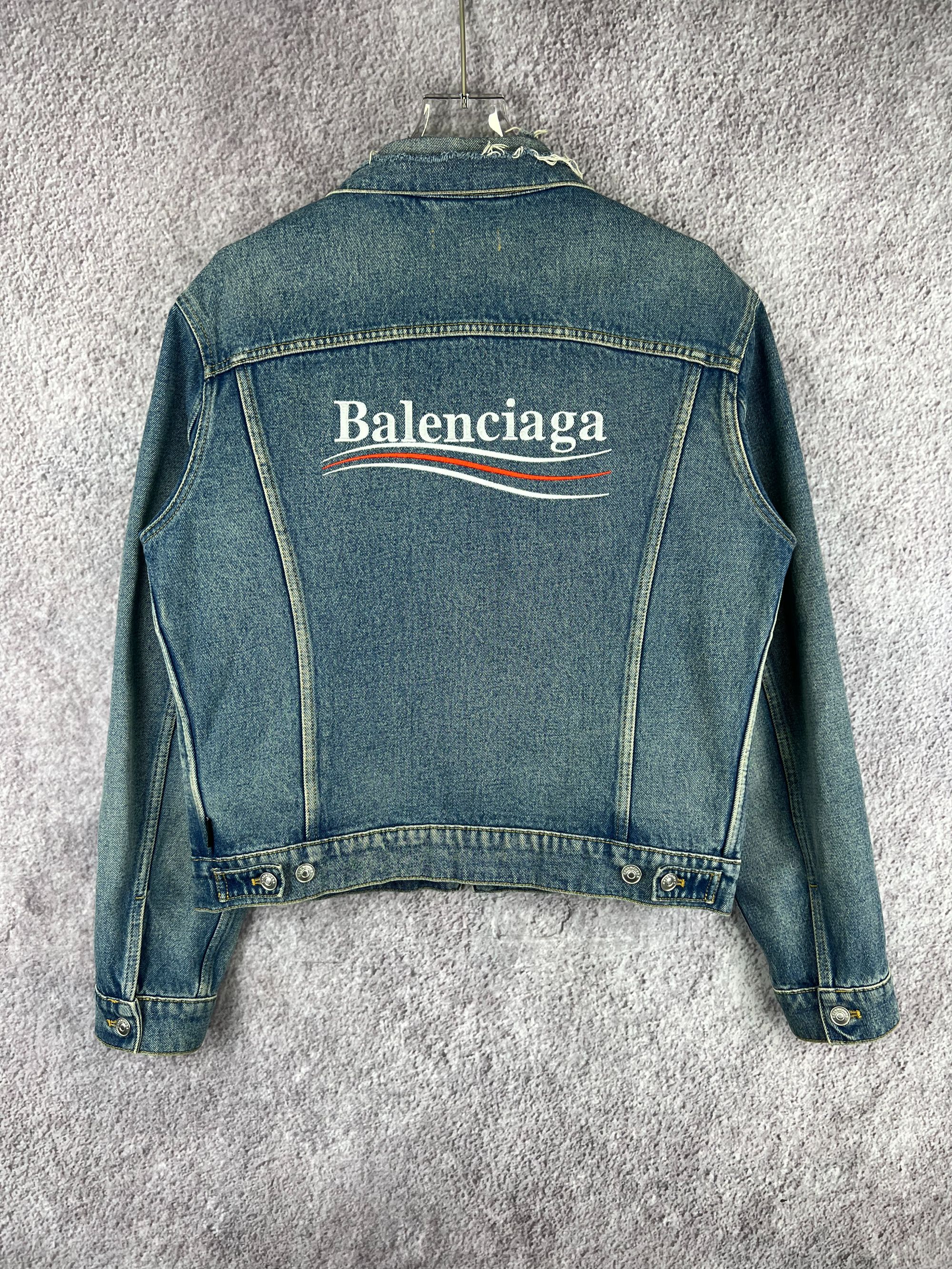 未使用 Balenciaga/巴黎世家 可乐刺绣牛仔外套/48码/N0220