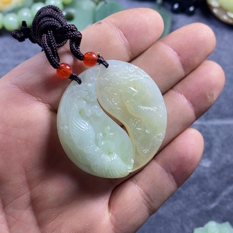 未镶嵌蛇纹石玉吊坠(不含链)