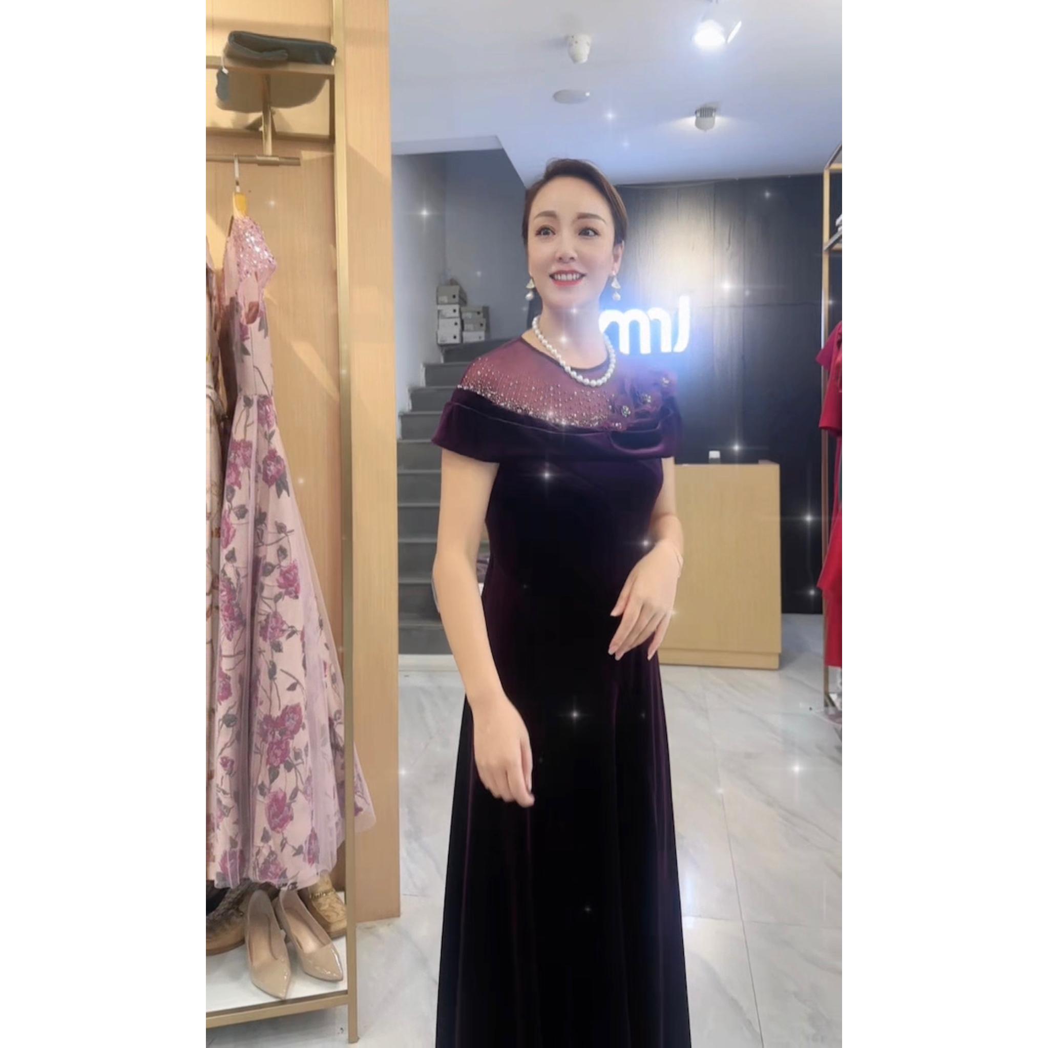 2513-气质显瘦时尚红人上新上台迎宾敬酒婚宴婚礼礼服