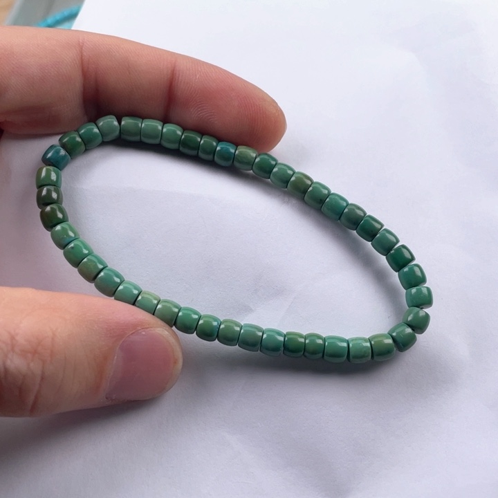 绿松石颈饰未镶嵌