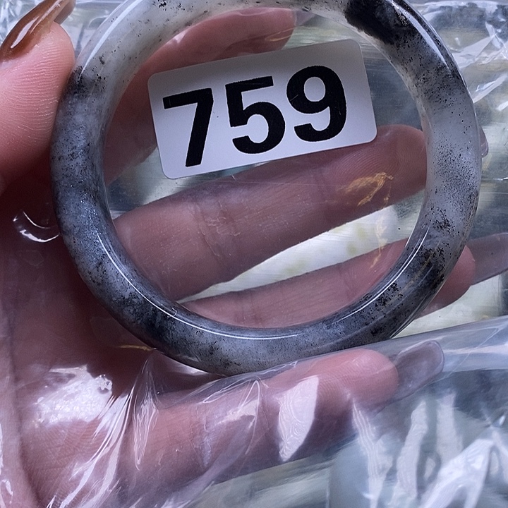 慕***漓蛇纹石玉未镶嵌手镯