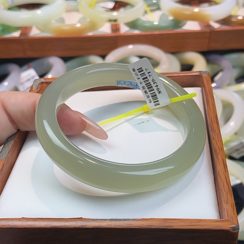 【闪购商品】和田玉未镶嵌手镯57