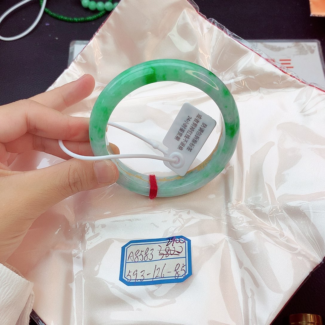 翡翠未镶嵌手镯翡翠