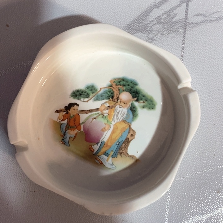瓷片陶瓷品寿星烟灰缸微瑕疵没有磕碰