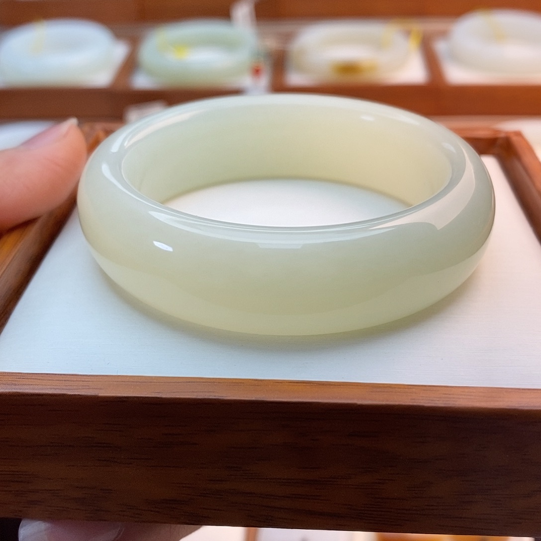 @***然和田玉（白玉）未镶嵌手链