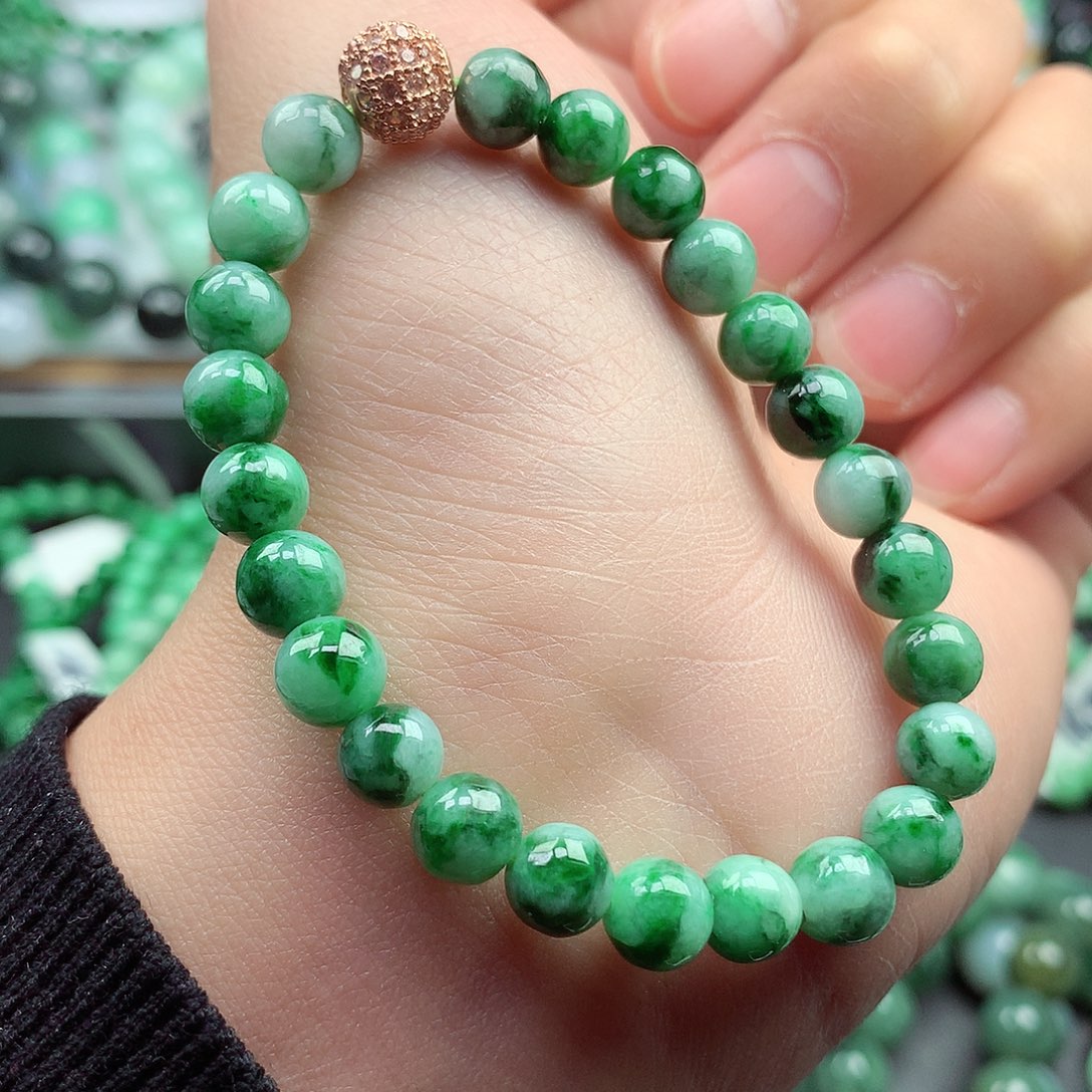 翡翠颈饰未镶嵌手串