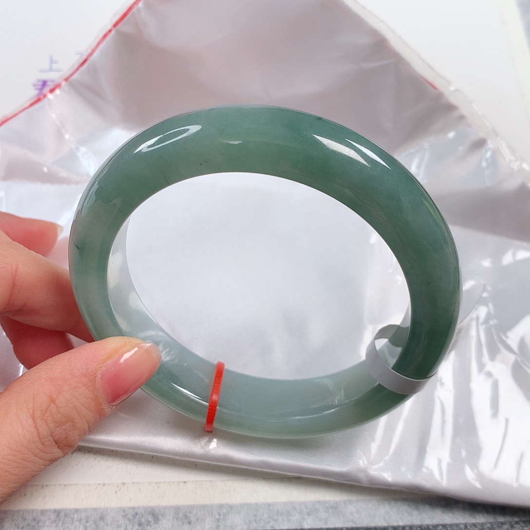 翡翠手镯未镶嵌 正圈